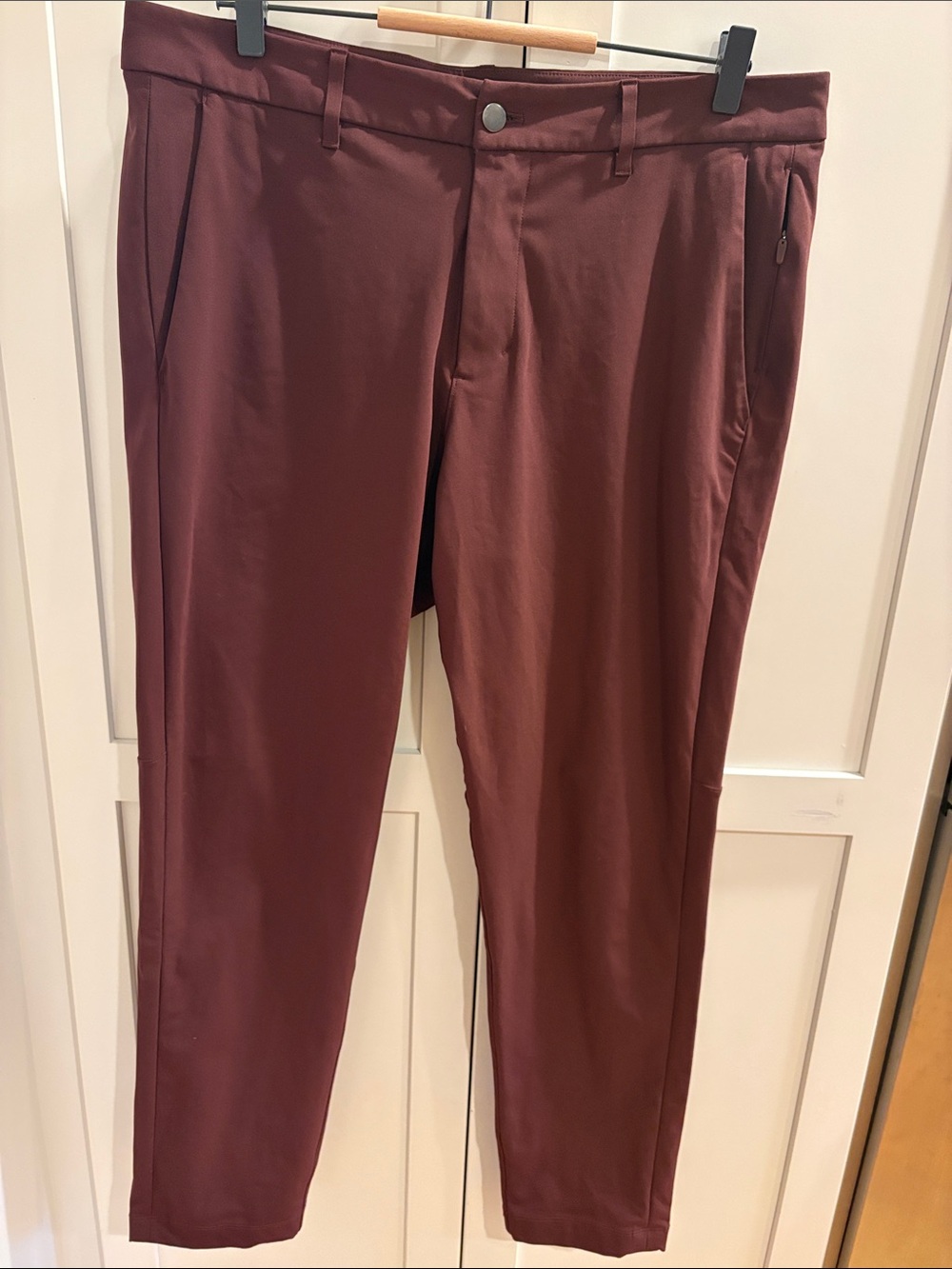 lululemon athletica Men's Chinos in Deep Burgundy